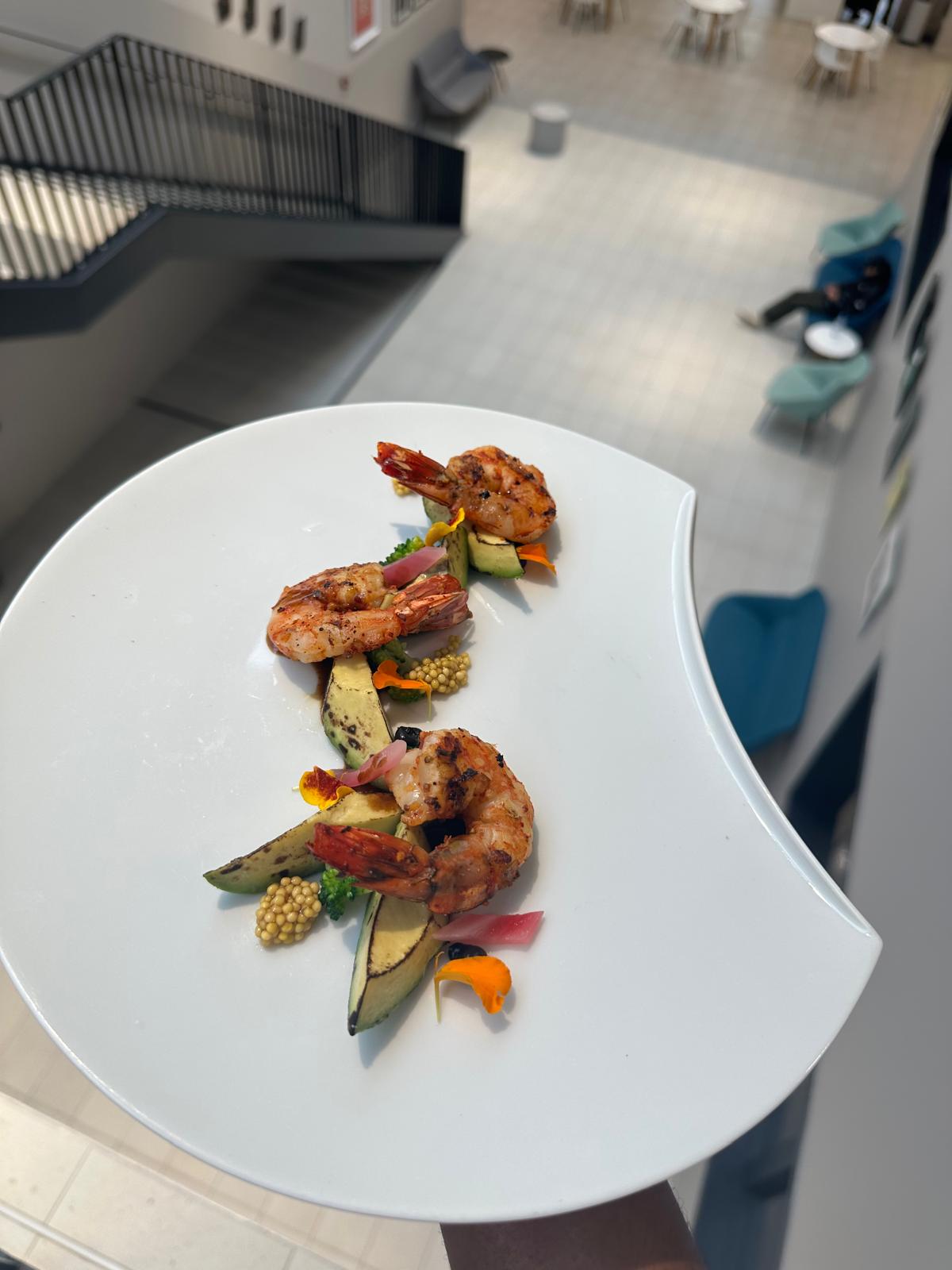 Crevettes grillées, avocat