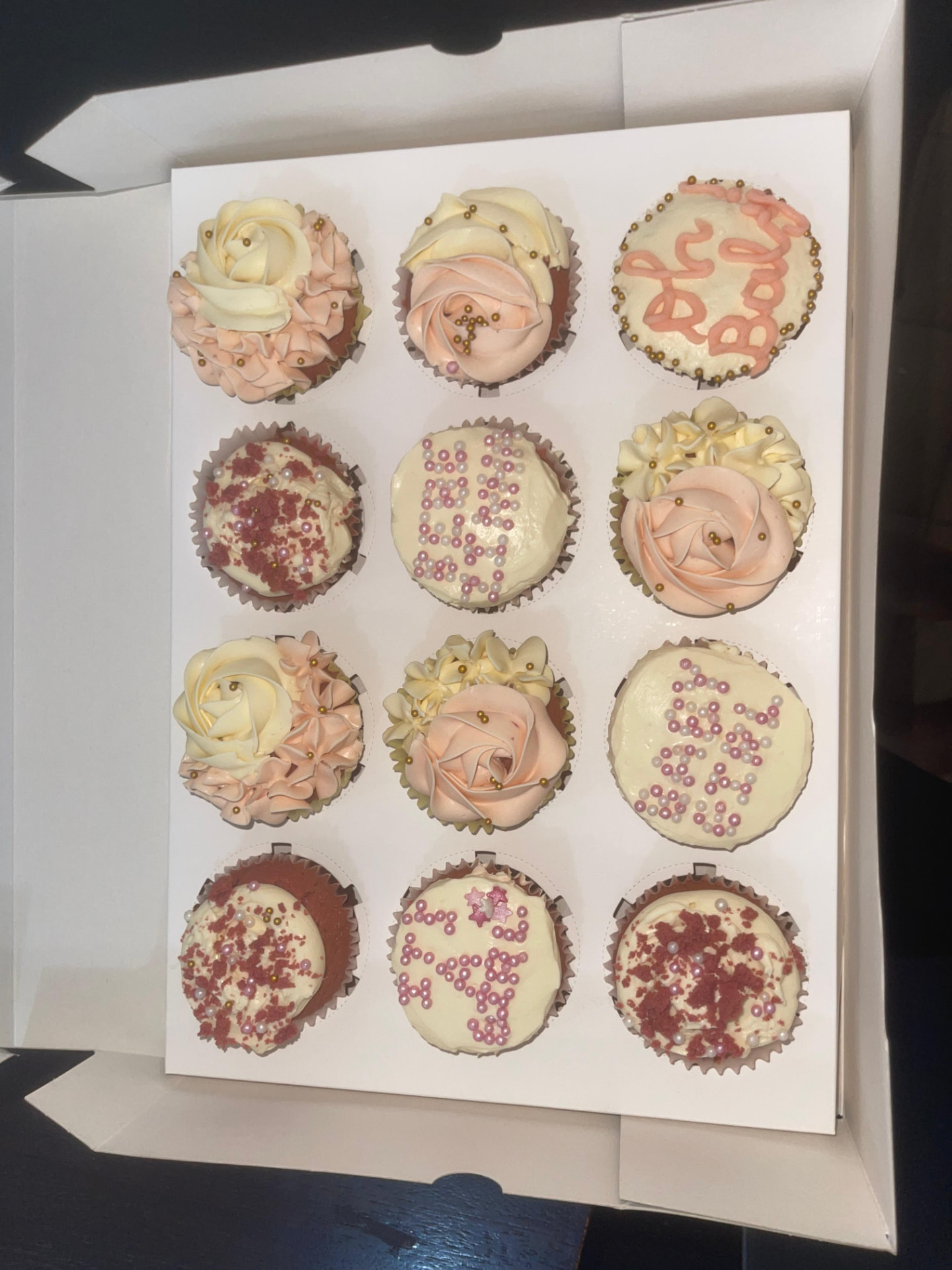 Boîte de douze cupcakes baby shower