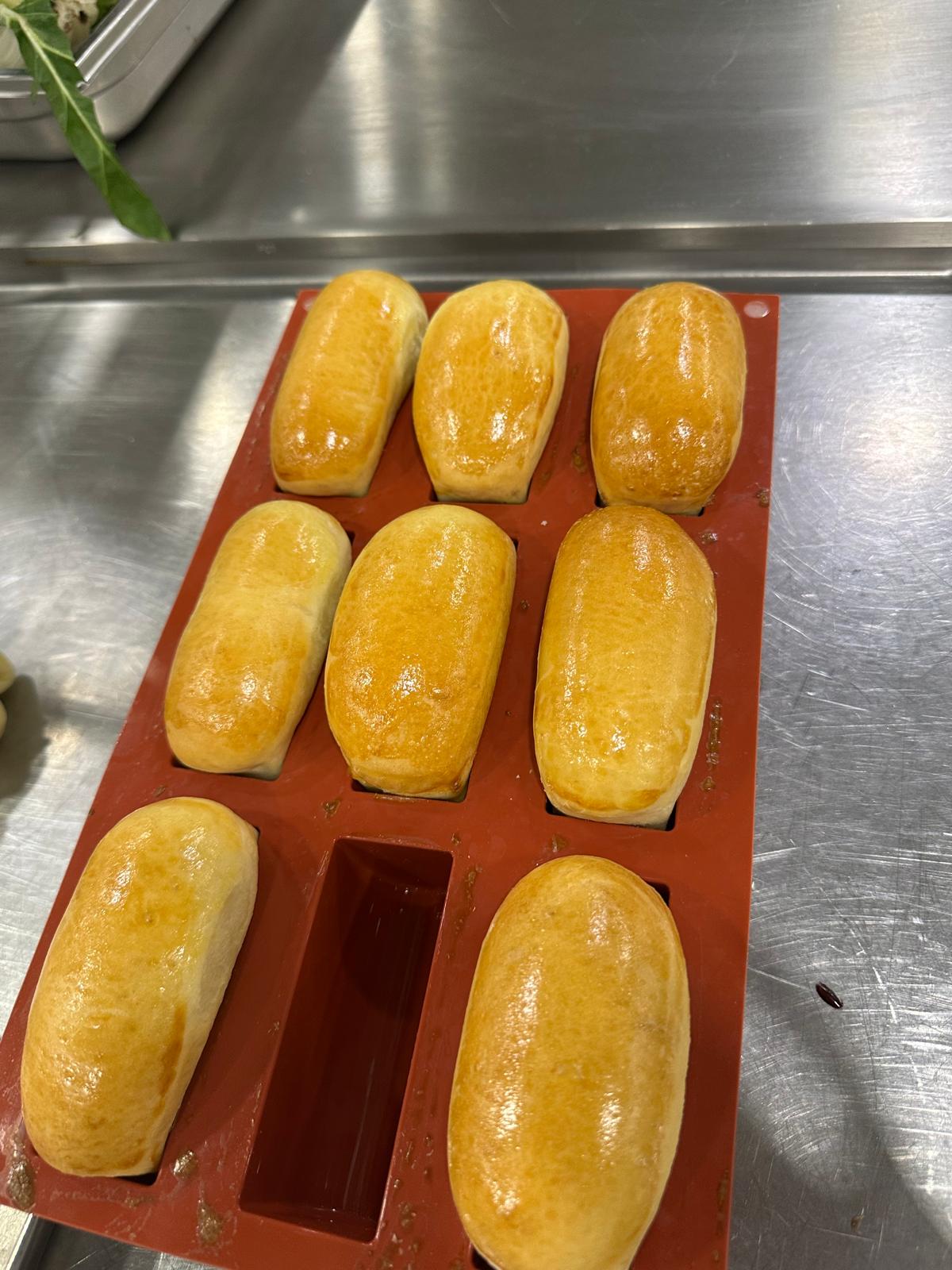 Brioches dorées à la sortie du four